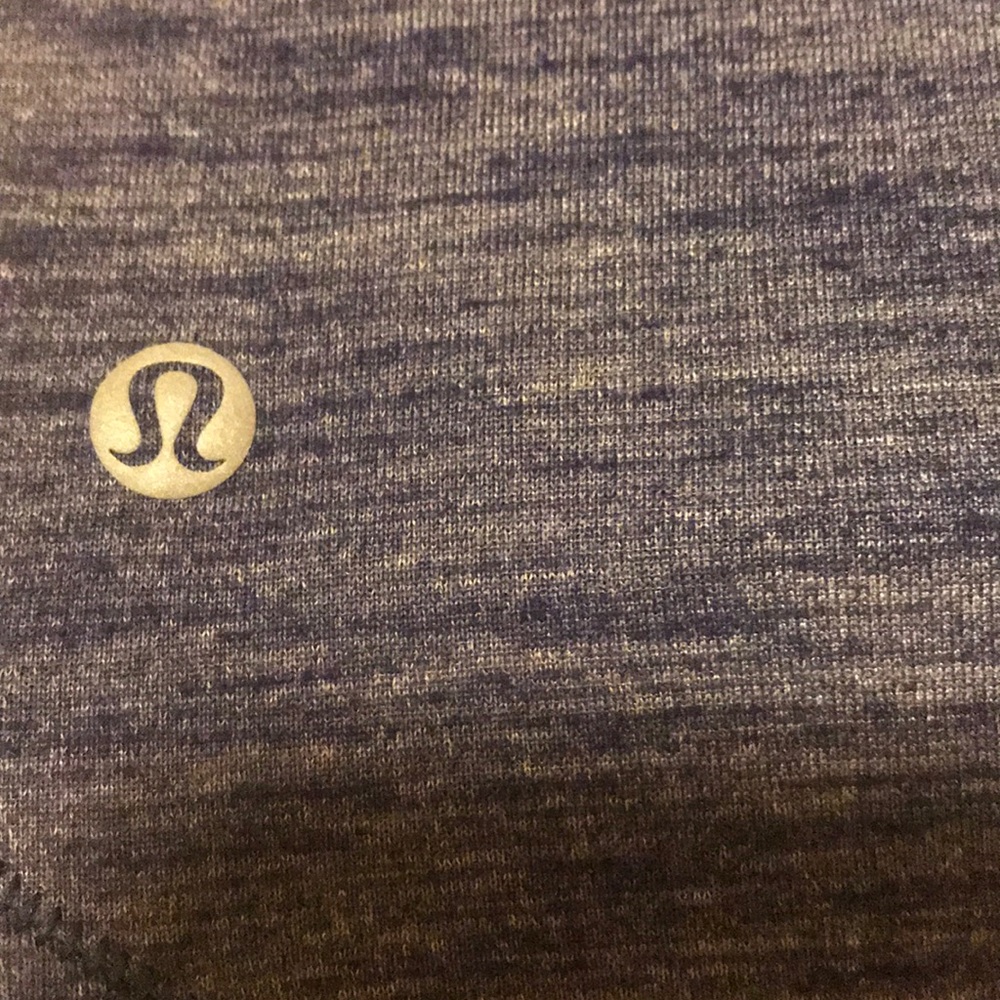 Lulu lemon t shirt
